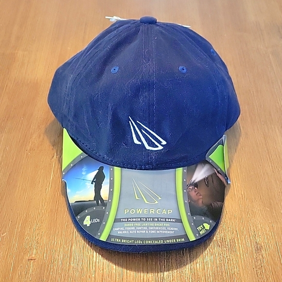 Power Cap hat with built-in LED light - Picture 1 of 5
